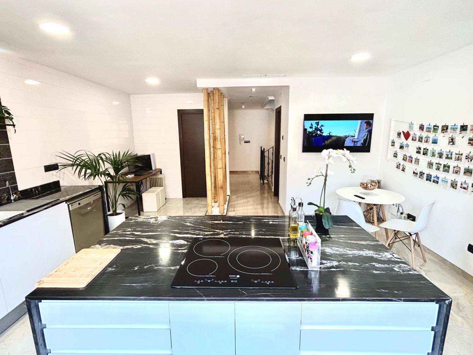 Casa Con Jacuzzi Y Piscina Con Vistas Al Castillo 科尔韦拉德拉里韦拉 外观 照片
